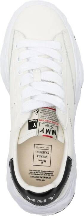 Maison Mihara Yasuhiro Charles leren sneakers Wit