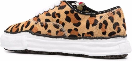 Maison Mihara Yasuhiro Sneakers met luipaardprint Beige