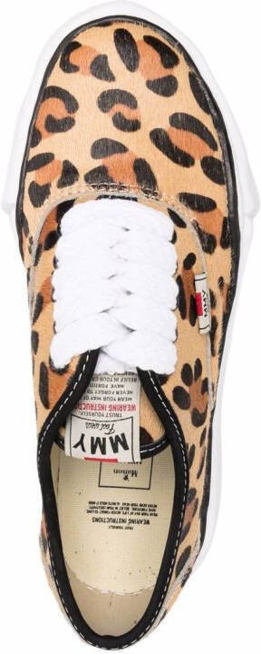 Maison MIHARA YASUHIRO Sneakers met luipaardprint Beige