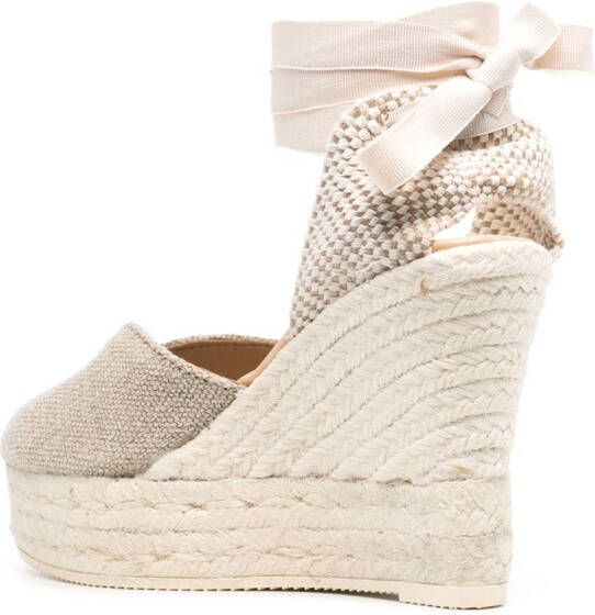 Manebi Espadrilles met sleehak Beige