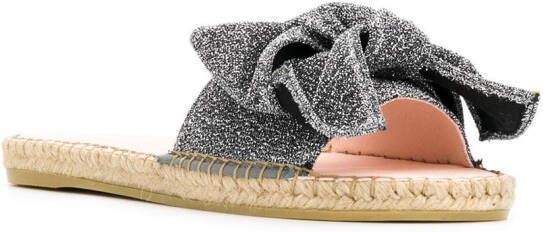 Manebi Hamptons slippers met strik Zilver