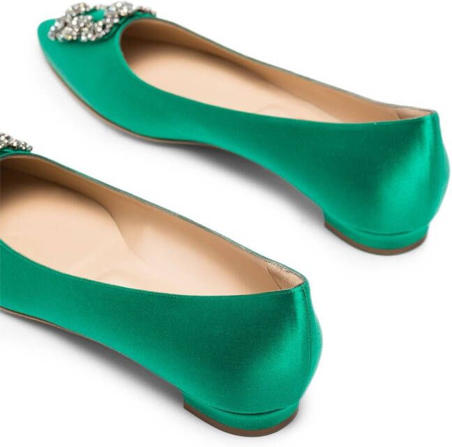 Manolo Blahnik Hangisi pumps verfraaid met broche Groen