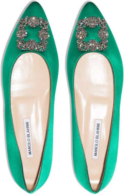 Manolo Blahnik Hangisi pumps verfraaid met broche Groen