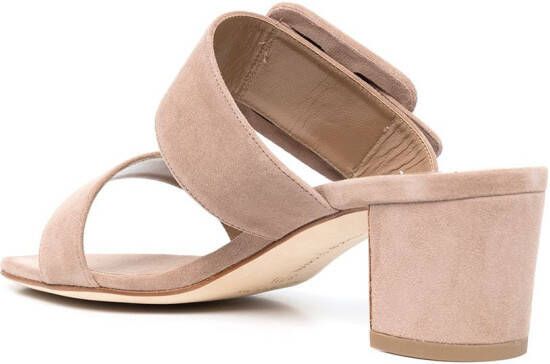 Manolo Blahnik Sandalen met grote gesp Beige