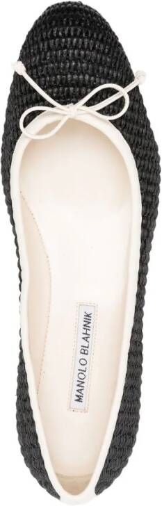 Manolo Blahnik Veralli raffia ballerina's Zwart