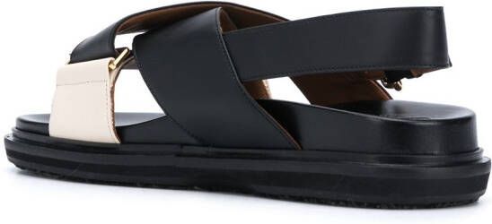 Marni Fussbet sandalen met gekruiste bandjes Zwart