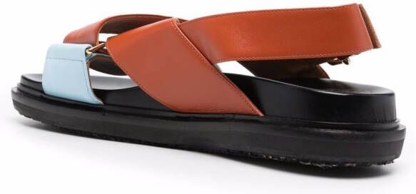 Marni Fussbett sandalen met gekruiste bandjes Oranje