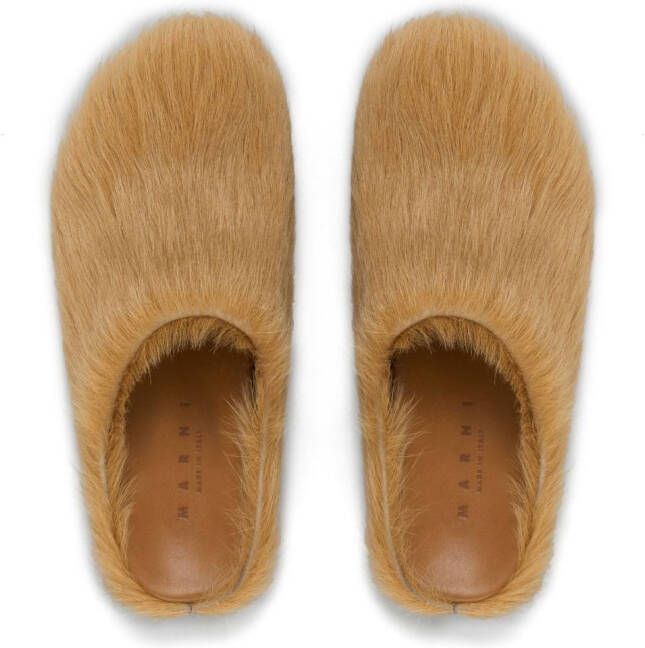 Marni Fussbet Sabot slippers met kalfshaar Bruin