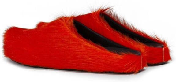 Marni Fussbett Sabot slippers met kalfshaar Oranje