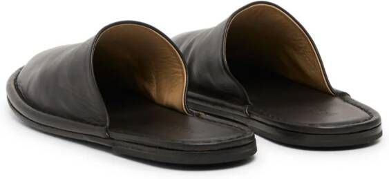 Marsèll Leren slippers met ronde neus Zwart