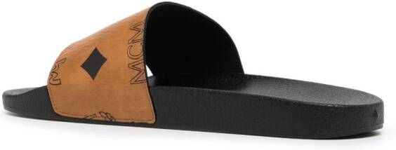 MCM Slippers met monogram Bruin