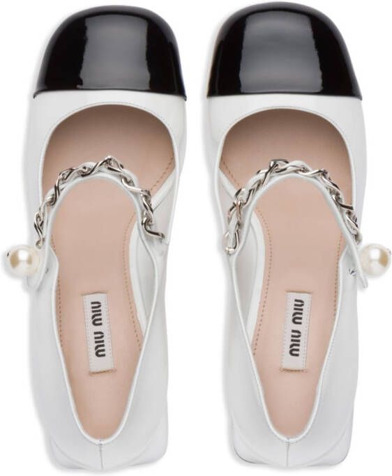 Miu Pumps met kettingbandje Wit