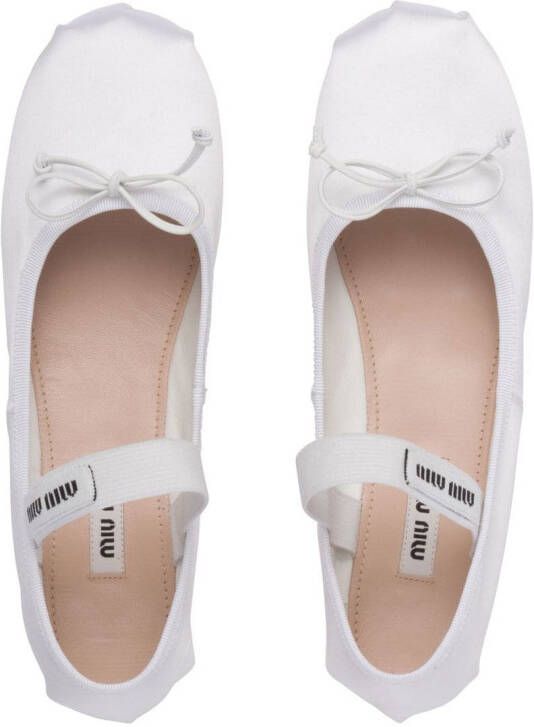 Miu Ballerina's met geborduurd logo Wit