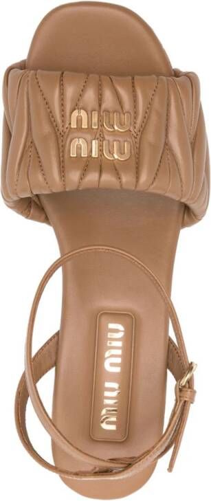 Miu Leren sandalen Bruin