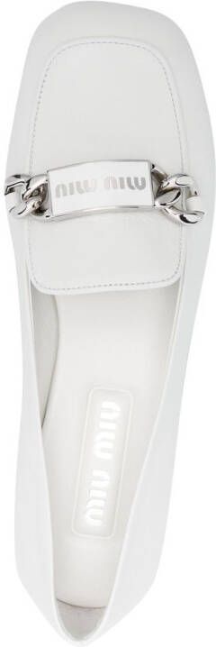 Miu Loafers met logoplakkaat Wit