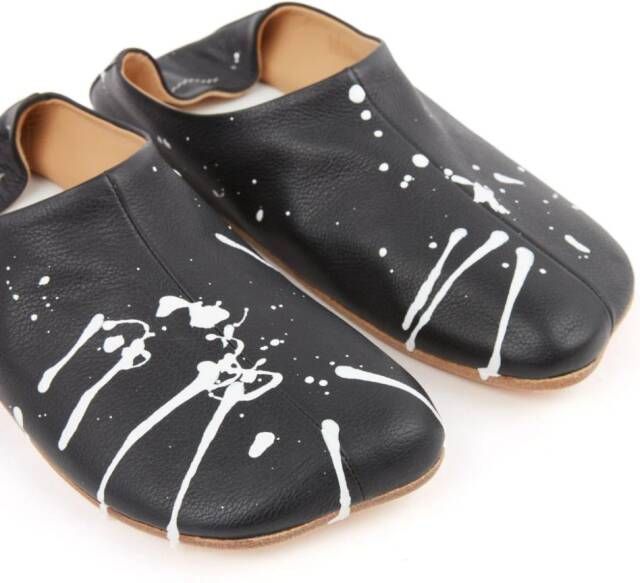 MM6 Maison Margiela Anatomic slippers met verfspetters Zwart