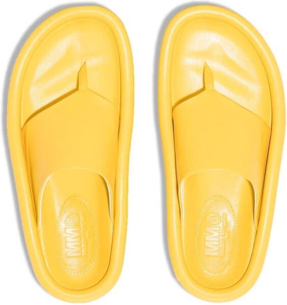 MM6 Maison Margiela Teenslippers met brede band Geel