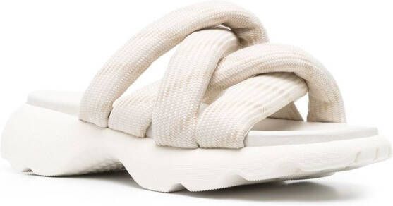 Moncler Slippers met gekruiste bandjes Beige