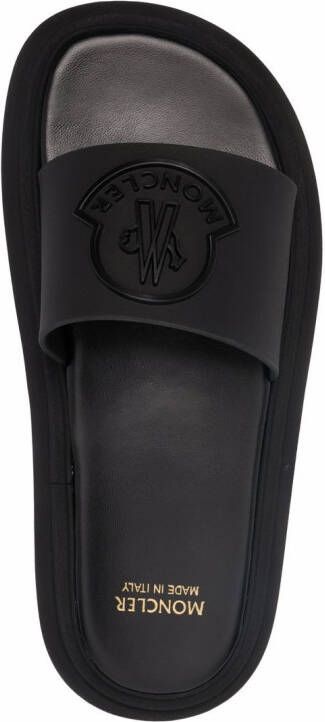 Moncler Jeanne slippers met logo reliëf Zwart