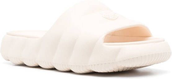 Moncler Lilo gewatteerde slippers Beige