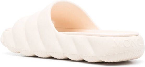 Moncler Lilo gewatteerde slippers Beige