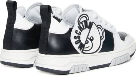 Moschino Kids Leren sneakers met logoplakkaat Wit