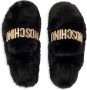 Moschino Kids Slippers van imitatiebont met logo Zwart - Thumbnail 3