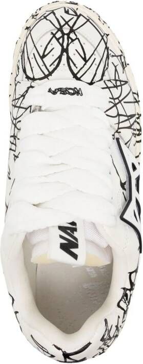 NAKED WOLFE Kosa Scribble sneakers met graffiti-print Wit
