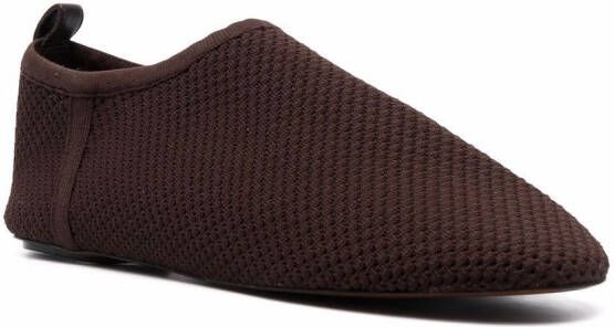 Nanushka Loafers met mesh Bruin