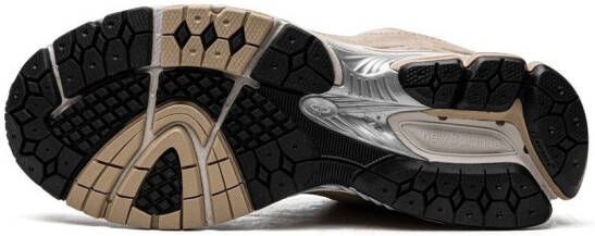 New Balance 2002R low-top sneakers Beige