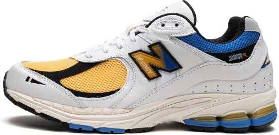 New Balance 2002R "Vibrant Apricot" sneakers Wit