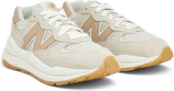 New Balance 5740 suède sneakers Beige