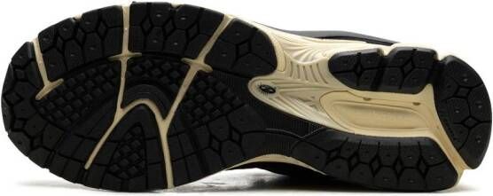 New Balance M2002R "Vintage Black White" sneakers Zwart