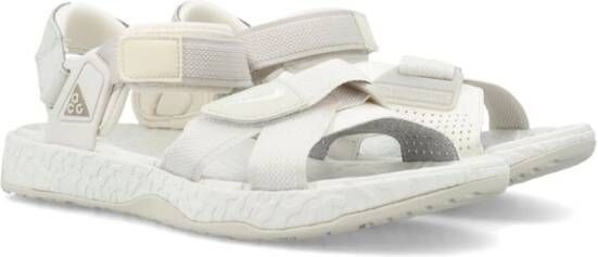 Nike ACG Air Deschutz+ sandalen met klittenband Beige