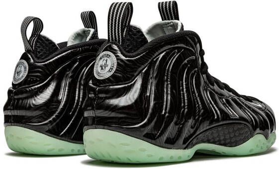 Nike "Air Foamposite One Barely Green sneakers" Zwart