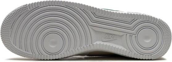 Nike "Air Force 1 '07 LV8 EMB White Malachite sneakers" Wit