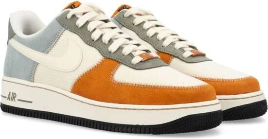 Nike Air Force 1 '07 sneakers met vlakken Beige