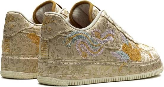 Nike Air Force 1 "Year of the Dragon" sneakers Goud