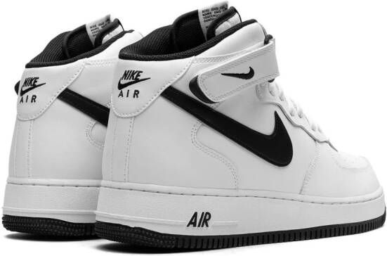 Nike "Air Force 1 Mid Wit Zwart"