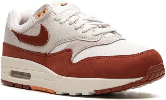 Nike "Air Max 1 LX Rugged Orange sneakers" Wit