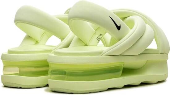Nike Air Max Isla "Barely Volt" sandalen Groen
