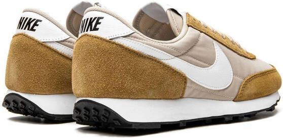 Nike Daybreak low-top sneakers Beige