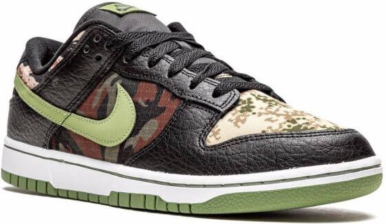Nike "Dunk Low SE Crazy Camo sneakers" Groen