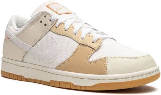 Nike " Dunk Low SE If Lost Return To sneakers" Wit