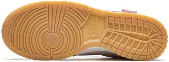 Nike "Dunk Low SE sneakers Teddy Bear" Roze
