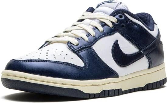 Nike "Dunk Low Vintage Navy sneakers" Blauw