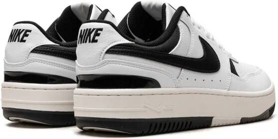 Nike "Gamma Force White Black sneakers" Wit