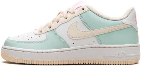 Nike Kids "Air Force 1 Emerald Rise Guava Ice White Pink Spell sneakers" Groen