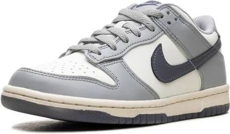 Nike Kids Dunk Low "Light Carbon" sneakers Grijs