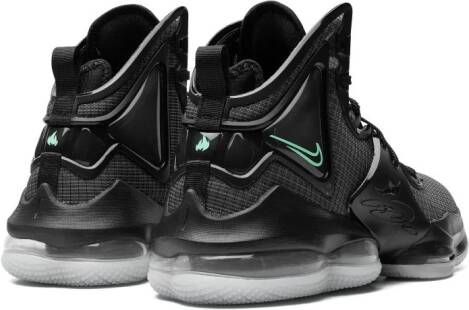 Nike Kids LeBron 19 "Black Green Glow" sneakers Zwart